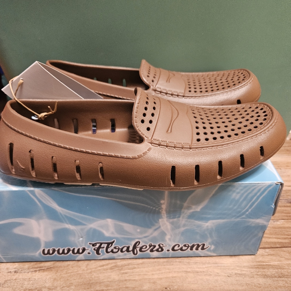 FLOAFERS MEN'S COUNTRY CLUB DRIVER: DRIFTWOOD BROWN: NEW IN BOX: SIZE 8